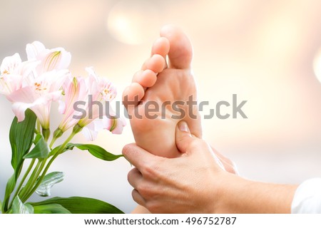 Macro đóng lên tay Áp dụng áp lực về bóng đá nữ.