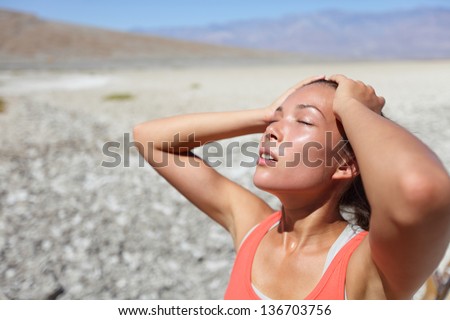 2 dehydrated girls find an alternative way to stay hydrated 2