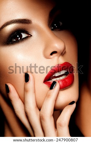https://thumb1.shutterstock.com/display_pic_with_logo/980267/247900807/stock-photo-beautiful-young-model-with-red-lips-gorgeous-woman-face-bright-makeup-247900807.jpg