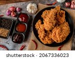 crispy fried chicken plate. Delicious homemade crispy fried chicken. Crunchy Fried Chicken Ready To Eat.