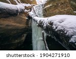 Frozen waterfall in Kaskaskia Canyon.  Starved Rock State Park, Illinois, USA