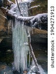 Frozen waterfall in Kaskaskia Canyon.  Starved Rock State Park, Illinois, USA