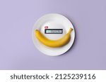 Counting calories of foods on a plate. The number of calories in a banana