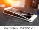 Swollen lithium polymer battery in smartphone, explosive smartphone