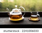 Glass teapot and glass cup