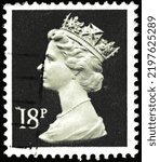 Small photo of Queen Elizabeth II - Decimal Machin - United Kingdom of Great Britain, circa 1987: postage stamp of the Queen Elizabeth II series - decimal Machin - normal indentation.