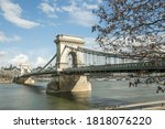 A bridge calls Széchenyi Lánchíd in Budapeste 