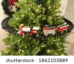 Christmas Tree Train Driving...