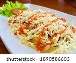 Small photo of Dealicious Sauce spaghetti cheese on plete