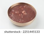 Small photo of Boil the red beans thoroughly, strain them through a sieve, and boil the rice porridge in the water from the field.
