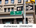 Fifth Avenue Green Sign 5 Th Av ...