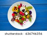 Edible Flowers Salad In A Plate ...