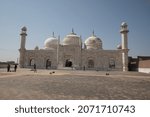 Small photo of Abbasi Mosque near Derawar Fort, Bahawalpur