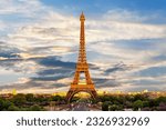 Eiffel tower Paris picture in HD 4k resolution for videos and biography
