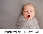 newborn baby yawns,Two week old 
