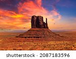 Monument Valley At Amazing...