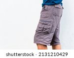 
short cargo pants for the man