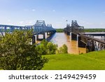 Bridges crossing the Mississippi River in Vicksburg, MS between Louisiana and Mississippi